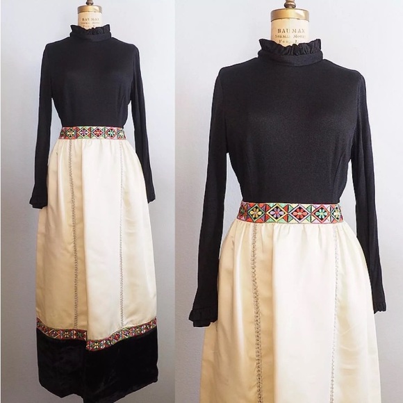 Vintage Dresses & Skirts - 🥳HP🥳 1970’s True Vintage embroidered maxi dress
